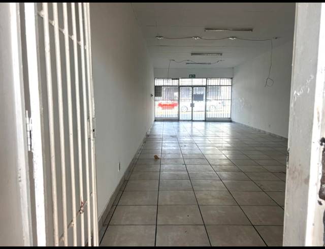 70M² RETAIL TO LET IN ORANGE GROVE